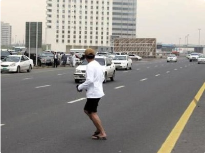 Pedestrian crossing without crosswalk